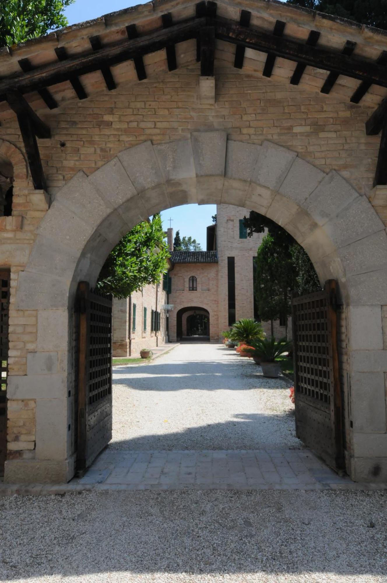 Relais Villa Sant'Isidoro Colbuccaro Luaran gambar